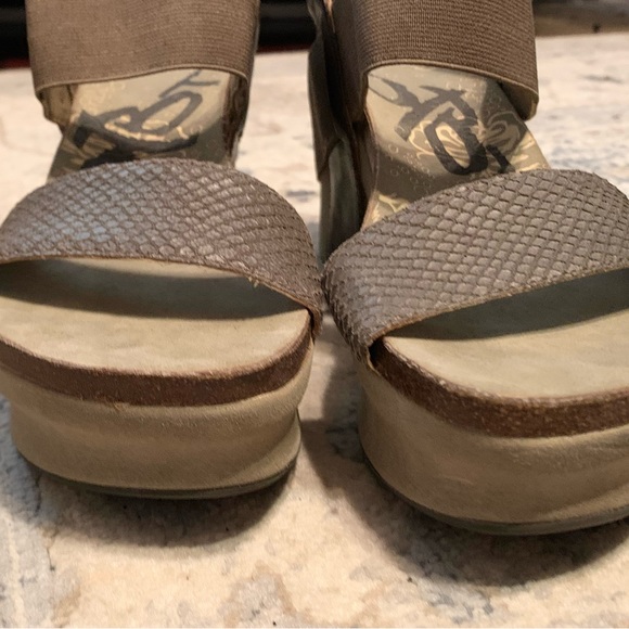 OTBT BRUSHNEL SUEDE Leather wedges shoes women’s size 6 - Picture 9 of 9